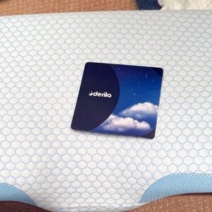 Pillows - Four Delira memory foam plus size pillows and four cooling cases